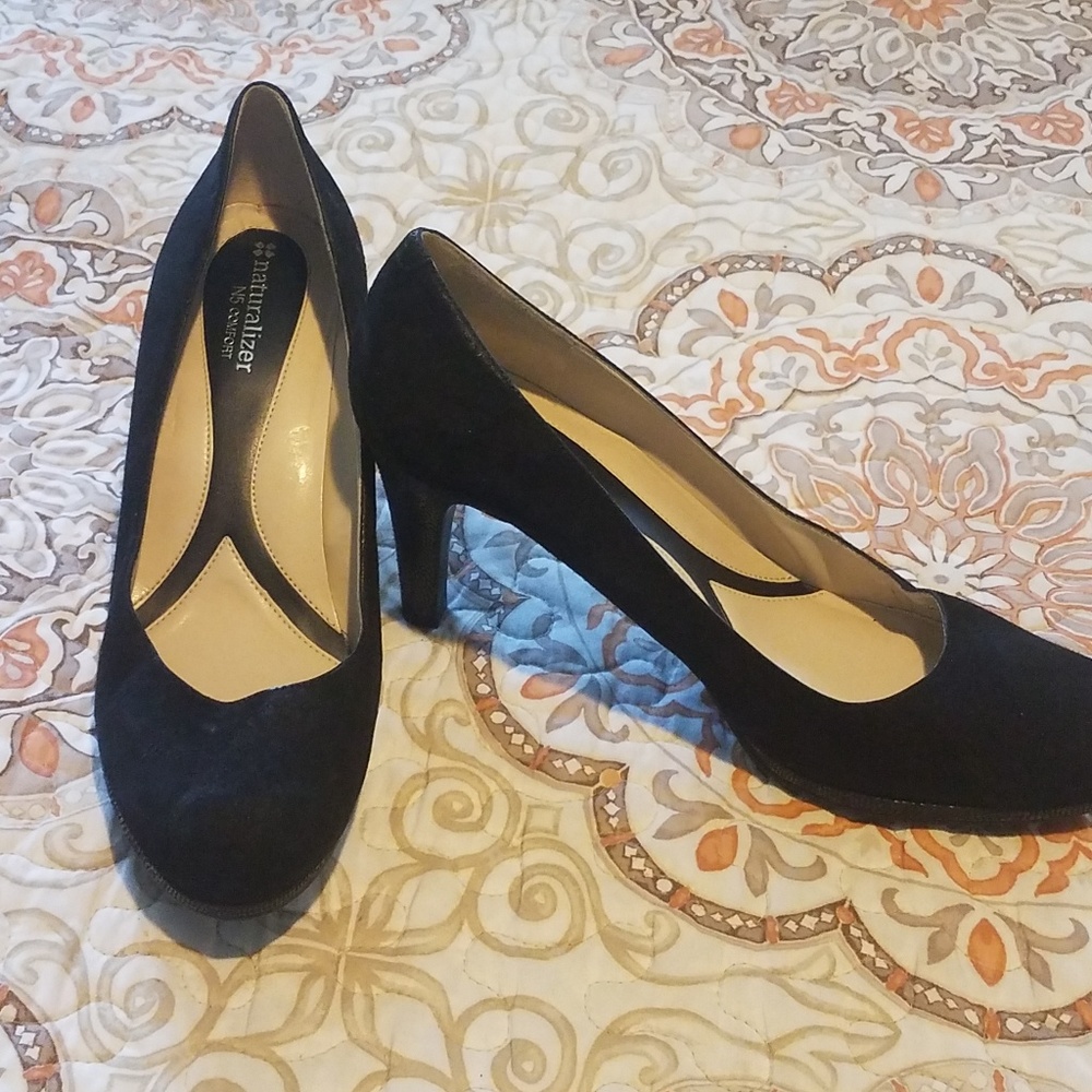 Black Naturalizer Pumps